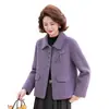 Ropa exterior de nuevo estilo para otoño e invierno para mamás, diseñada para figuras petite, con un corte chic y estilizado, disponible en tallas grandes y versátil para varios atuendos.