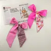 Bufanda Larga y Estrecha Color Rosa Bayas para Mujer, Versátil para Primavera y Verano, Se Puede Usar para Atar el Cabello, Decorar Bolsas, como Regalo, o como Bufanda de Cinta