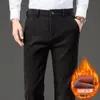 Calça masculina de veludo cotelê, novo estilo outono e inverno, forrada com fleece e espessa, calça casual de corte reto para homens, calça de inverno para pais