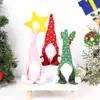 Decoraciones de Navidad gorro de punto de lunares muñeca sin rostro en posición sentada decoraciones para ventana de hotel de leñador regalo