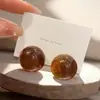 Brincos Redondos Cor de Café Âmbar Fluido Retrô, Modernos e Elegantes, Brincos Requintados com um Toque de Luxo Leve e Sofisticado, Brincos Versáteis para Mulheres
