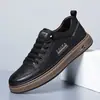 Zapatos casuales tipo mocasín transpirables y versátiles para hombre de otoño, tenis blancos de suela suave, zapatos casuales de moda para hombre