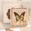 Marcador de metal con mariposa pintada al óleo, un regalo de cumpleaños para un mejor amigo, recuerdo de graduación, personalizable con el nombre de la clase y el logotipo