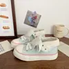 Zapatos de lona de diseño único para mujer, nuevo modelo primavera y otoño 2026, zapatos casuales de lunares para estudiantes de doble uso, zapatillas versátiles de suela gruesa