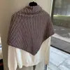 Bufanda triangular de lana pura a rayas para mujer, moda estilo coreano, versátil para otoño e invierno, se puede usar como bufanda para el cuello, capa exterior o chal grande para abrigarse