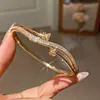 Moda Transfronteriza Europea y Americana Forma de Serpiente de Circonita Pulsera Geométrica Lujo Ligero Sensación de Alta Gama Pulsera Diseño de Nicho Joyería de Mano de Moda para Mujeres