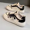 Zapatillas blancas para mujer 2024 verano nuevo malla transpirable versátiles casuales ligeras populares deportivas para mujer