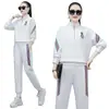 Conjunto Esportivo Casual Tendência com Gola Alta Solto para Mulheres Primavera Outono Novo Estilo Manga Longa Calça Longa Moletom Estiloso Conjunto Elegante de Duas Peças