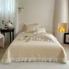 Conjunto de Três Peças de Colcha de Renda Estilo Francês, Gaze de Algodão Puro Dupla Camada, Adequado para Todas as Estações, Lençol de Cama Acolchoado Antiderrapante para Solteiro
