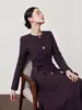 Ropa para mujer transfronteriza al por mayor: Colección de invierno 2025, elegante y con estilo, vestido largo con adornos de hebilla dorada y cintura entallada