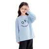 Camiseta de manga comprida para meninas, nova coleção de outono 2026, camada interna branca para crianças, perfeita para primavera e outono, uma blusa muito estilosa