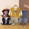 Traje de Primavera y Otoño para Niños 2026 Nuevo Elegante Ropa Infantil Bebé Otoño Estilo Coreano Chaqueta de Béisbol Manga Larga Conjunto de Tres Piezas Moderno