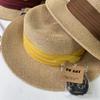 Chapéu de palha trançada com fita de cor mista, moda europeia e americana, topo plano, chapéu de bacia casual para praia e atividades ao ar livre, proteção solar para mulheres