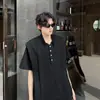 Versátil estilo de calle alto americano blanco hombrera deconstruida manga corta verano nicho hombre diseño cuello en V Henry camiseta