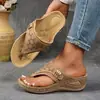 Sandalias de chancla de moda huecas de color sólido de talla grande europeas y americanas para exteriores, puntera redonda, suela gruesa, novedad de verano 2026 para mujer