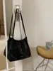 2026 Nueva Bolsa Casual Simple de Gama Alta Plegada Nube Bolsa Cuadrada Pequeña Versátil para Viajes Cruzada Bolso Cubo Mujer