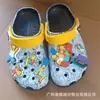 2025 Nuevos Zapatos de Cocodrilo Familia Simpson de la Suerte Zapatos para Hombre y Mujer Sandalias de Playa de Exportación de Verano 211106