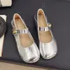 Sapatos de princesa para meninas, novo estilo de verão 2026, sapatos de couro estilosos com sola macia para crianças, sapatos Mary Jane para meninas mais velhas