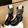 Botas de montar para mujer retro elegantes y modernas con punta redonda 2026 Estilo coreano otoño hebilla de cinturón versátiles que estilizan botas de media pantorrilla