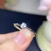 Anillo de piedra lunar natural cuerpo de vidrio micro algodón luz azul fuerte boca suelta plata 925 incrustación de precisión 3*4mm