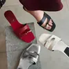 Elegantes Sandalias Versátiles de Tacón Bajo con Punta Abierta para Mujer, Nuevas de 2026, Modernas Chanclas Impresionantes con Punta Cuadrada, Hebilla Metálica y Diseño Dividido