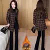 Abrigo de lana de invierno para madre de mediana edad con bolsillos tridimensionales, solapa de cuadros y forro extra grueso, abrigo de lana de longitud media
