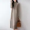 Vestido midi de punto grueso de lana 100% pura de siete agujas para mujer, con cuello semialto, mangas largas y estilo de suéter de punto trenzado