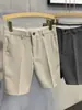 Novas Calças Curtas de Verão 2024 Estilo Coreano Tendência Versátil Slim Comprimento Médio Cor Sólida Sem Amassar Calças Casuais Masculinas
