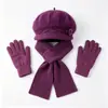 Conjunto de tres piezas para mujeres de mediana edad y mayores: gorro de punto grueso y cálido de otoño e invierno, gorra de béisbol de pelo de conejo, bufanda y guantes