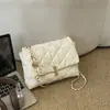 Bolso de rejilla bordado de moda para mujer, nuevo bolso cruzado de hombro informal para el día a día 2026, bolso de cadena de moda para el hombro