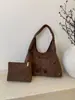 Bolsa Grande Retro Casual Transfronteriza para Mujer Nueva Moda Bolsa Tote Hueca Tallada Gran Capacidad para Viajes Diarios Bolso de Hombro Único