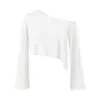 Colección Otoño 2026: Camiseta de manga larga con sensación de segunda piel, top de hombros descubiertos, mascarilla facial, vestido largo de corte recto y conjunto de falda con abertura