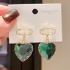 Pendientes de Corazón Geométrico de Circonia Estilo Lujo Ligero Aguja de Plata, Pendientes Retro Simples y Versátiles, Pendientes Elegantes de Nicho de Gama Alta