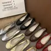 Zapatos de mujer de moda estilo coreano que aumentan la altura, nuevo modelo de primavera 2026, mocasines planos elegantes tipo bailarina con lazo