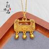 Collar colgante con cerradura de seguridad Ruyi con forma de campana de loto hueca de oro antiguo con alta retención de color de la tienda de oro al por mayor