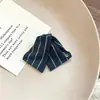 2026 Novo Presilha Triângulo Garra Mousse Café com Leite para Mulheres Ponto de Bolinha Pelúcia Tubarão Presilha Grande para Coque de Cabelo para Mulheres Acessórios de Cabelo Outono/Inverno