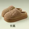 Chinelos de algodão femininos para uso interno no inverno, novo modelo 2026, sola grossa antiderrapante, chinelos de pele quentes para casais, maternidade, masculinos