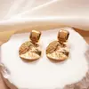 Brincos Quadrados e Redondos Metálicos Geométricos Europeus e Americanos, Nicho, Únicos, Modernos, Brincos de Luxo com um Toque de Elegância