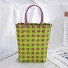 Bolsa Tejida Nueva de Fábrica Bolsa Cuadrada Pequeña Bolsa de Cesta de Plástico para Verduras Color Cesta Pequeña Coincidencia de Foto Bolsa de Playa Bolsa de Mujer