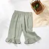 26 Calças Cropped de Gaze Dupla de Algodão Puro para Outono Infantil, Calças Casuais Divertidas e Fofas para Meninas, Calças de Perna Larga com Babados para Bebê Menina
