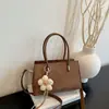 Bolso de Mano de Alta Gama Estilo Coreano para Mujer 2026 Nuevo Otoño Gran Capacidad para Viajar al Trabajo Bolso de Hombro Único Bolso Cruzado Versátil Tipo Cubo