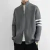 Cardigã de tricô masculino de manga longa, novo estilo primavera/outono 2026, moderno e versátil, com gola alta, jaqueta simples