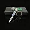 Colgante llavero temático del juego Delta Force, con una versión miniatura del modelo de arma Estrella del Norte, un artículo decorativo y un pequeño regalo