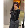 Impresionante suéter de punto con cuello polo bordado en color blanco roto para mujer, prenda de invierno única y hermosa, perfecta como top de capa base