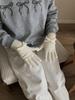 Luvas de Inverno 2025 Novas Cor Sólida Laço para Mulheres, Estilo Simples de Alta Qualidade, Luvas Tricotadas Quentes com Touchscreen para Senhoras