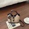Bolsa de Balde Exquisita Simples Transfronteiriça de Verão 2026 para Mulheres, Bolsa de Ombro Transversal Fashion, Bolsa de Mão de Nicho