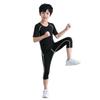 Conjunto de Roupa Esportiva Infantil de Manga Curta de Secagem Rápida Calça Três Quartos Verão Roupa para Corrida Treino de Basquete Futebol Roupa Elástica para Fitness