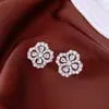 Brincos vintage de zircônia em formato de coração com laço quadrado, brincos de luxo leve de alta qualidade, acessórios de orelha versáteis e da moda