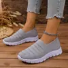 Nuevos zapatos de punto cruzado para comercio exterior, zapatillas deportivas casuales para mujer 2025, zapatos de malla de verano, zapatos transpirables antideslizantes