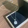 Colar de Diamante Quadrado Geométrico Cruzado Europeu e Americano Corrente de Clavícula Zircônia Super Brilhante Moda Feminina Temperamento de Luxo Leve Versátil de Alta Qualidade